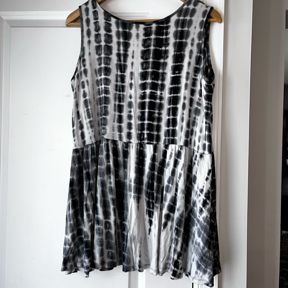 Bobeau Womens black and white tank top XL